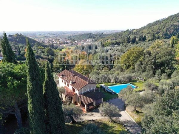 casa indipendente in vendita a Massarosa in zona Corsanico