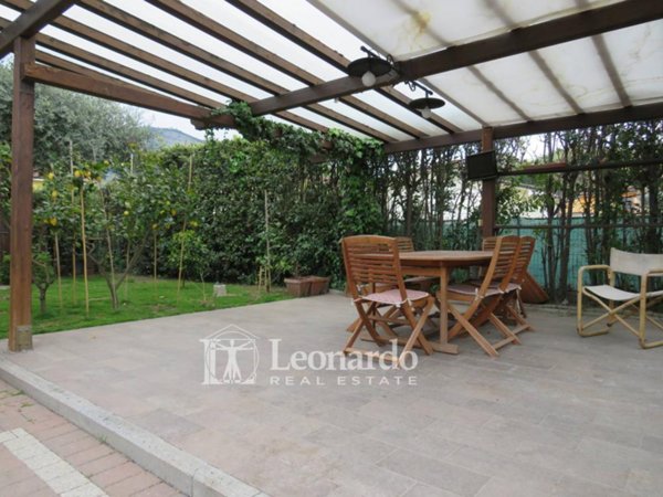 casa indipendente in vendita a Massarosa in zona Bozzano