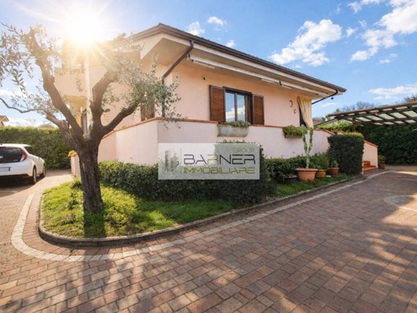 casa indipendente in vendita a Massarosa in zona Bozzano