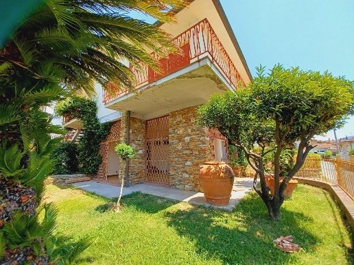 casa indipendente in vendita a Massarosa in zona Stiava