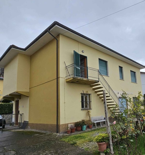 casa indipendente in vendita a Massarosa in zona Quiesa