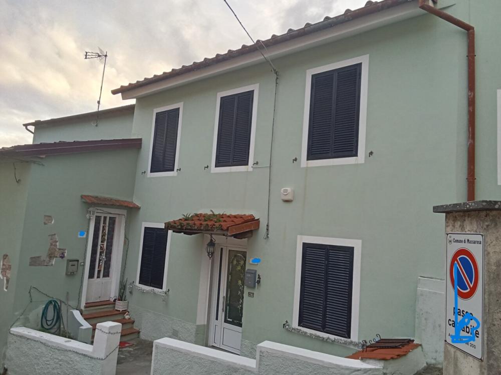 casa indipendente in vendita a Massarosa