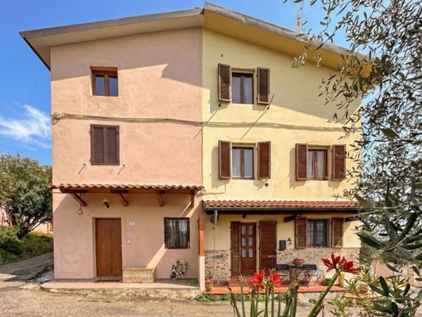 casa indipendente in vendita a Massarosa in zona Corsanico