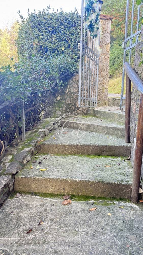 casa indipendente in vendita a Massarosa in zona Piano di Mommio