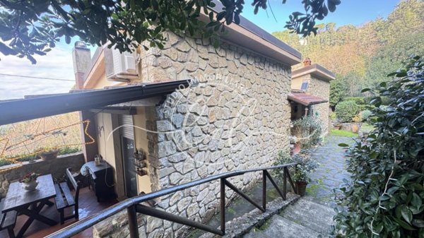 casa indipendente in vendita a Massarosa