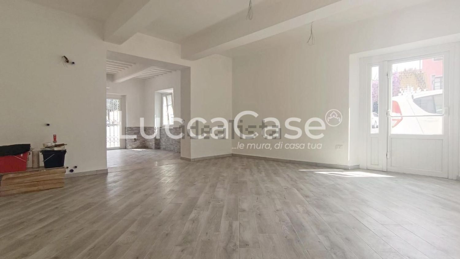 locale commerciale in vendita a Massarosa