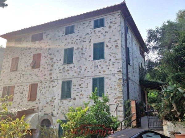 casa indipendente in vendita a Massarosa in zona Bozzano