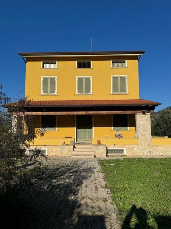 casa indipendente in vendita a Massarosa