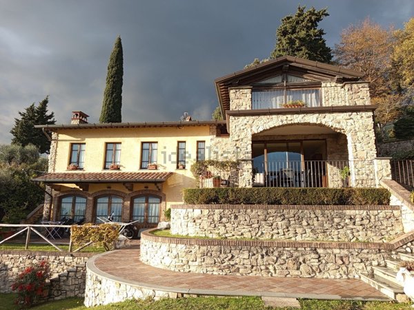 casa indipendente in vendita a Massarosa