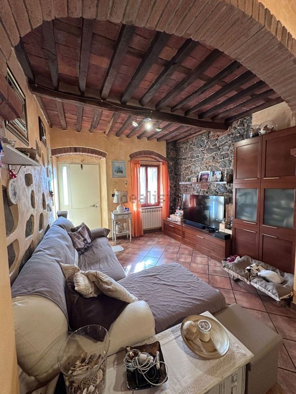 casa indipendente in vendita a Massarosa in zona Bozzano