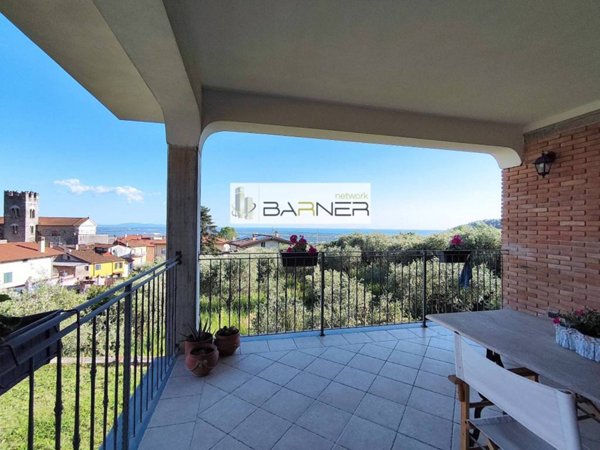 casa indipendente in vendita a Massarosa in zona Corsanico