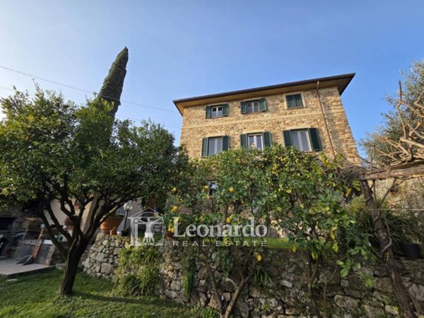 casa indipendente in vendita a Massarosa in zona Corsanico