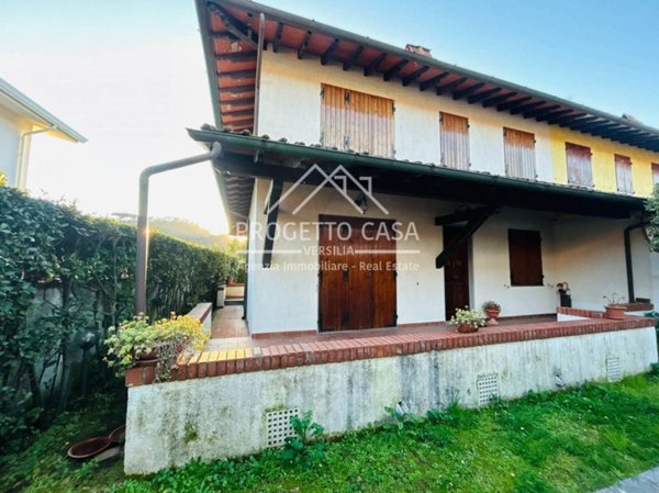 casa indipendente in vendita a Massarosa