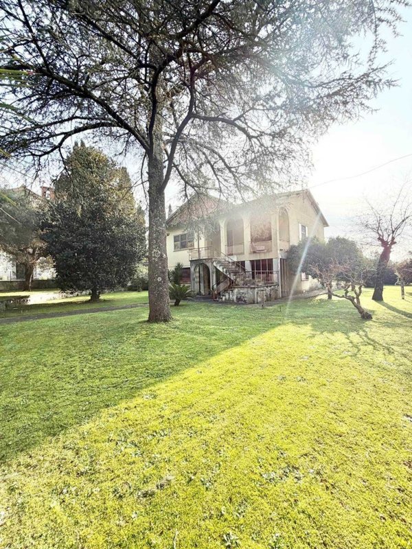 casa indipendente in vendita a Massarosa