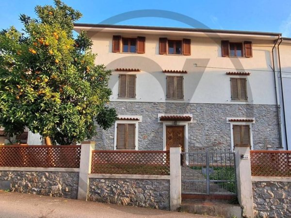 casa indipendente in vendita a Massarosa in zona Quiesa