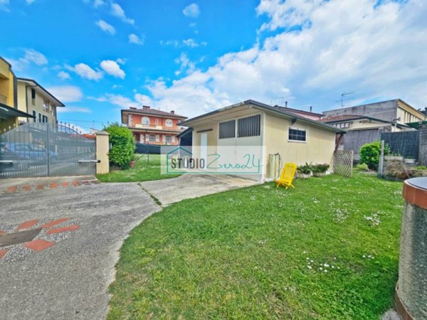 terreno edificabile in vendita a Massarosa in zona Piano di Mommio