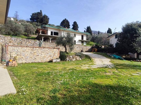 casa indipendente in vendita a Massarosa in zona Bargecchia