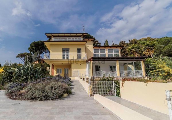 casa indipendente in vendita a Massarosa in zona Massaciuccoli