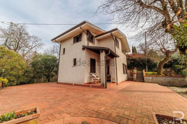 casa indipendente in vendita a Massarosa