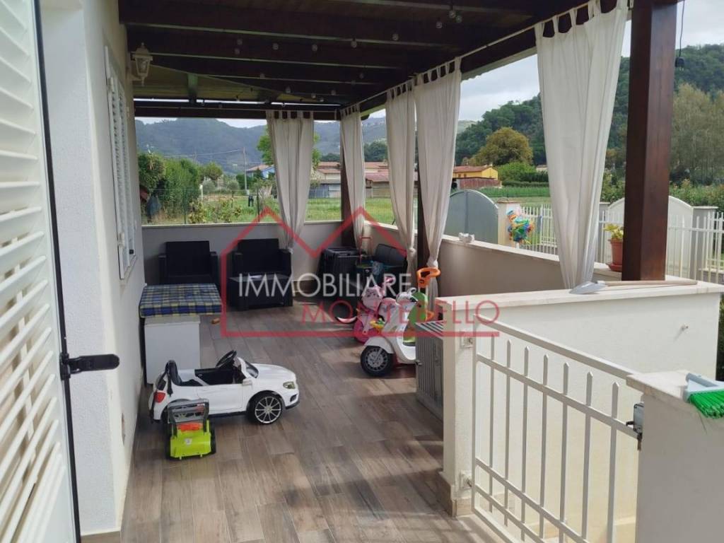 casa indipendente in vendita a Massarosa in zona Piano di Conca