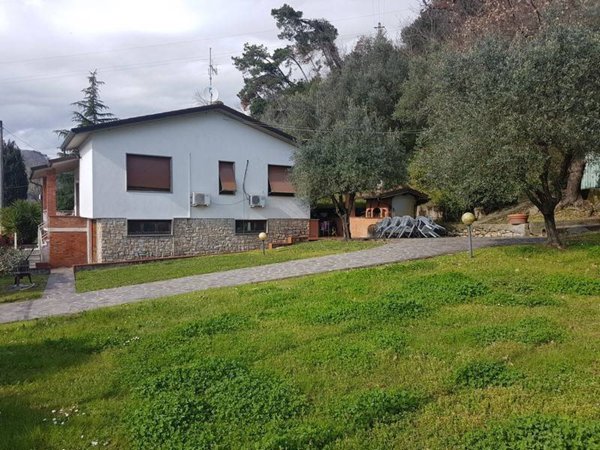 casa indipendente in vendita a Massarosa in zona Stiava