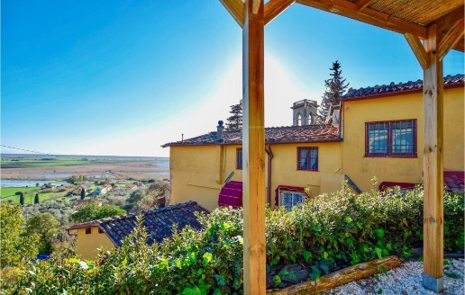 casa indipendente in vendita a Massarosa in zona Massaciuccoli