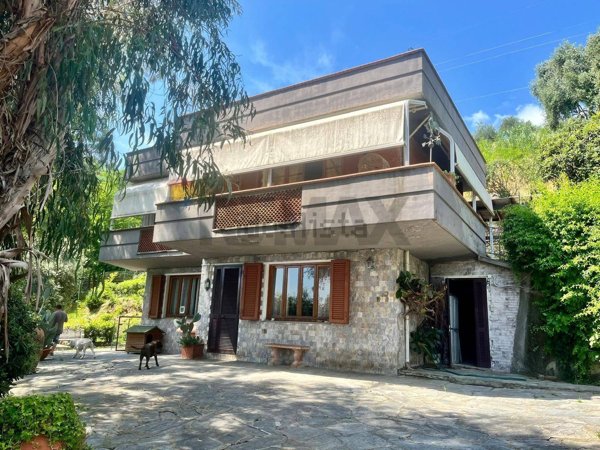 casa indipendente in vendita a Massarosa in zona Quiesa
