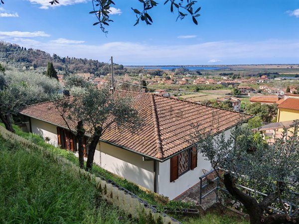 casa indipendente in vendita a Massarosa in zona Massaciuccoli