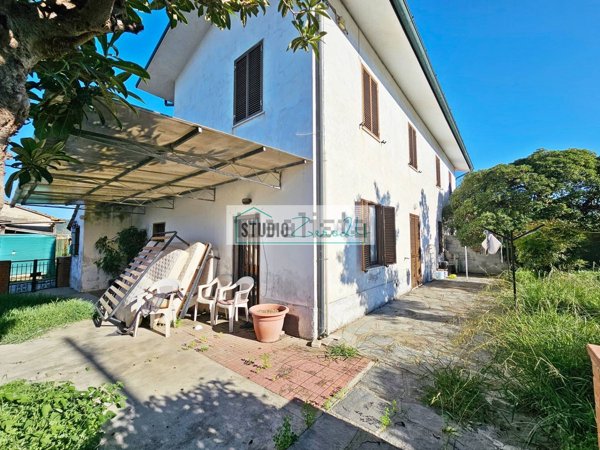 casa indipendente in vendita a Massarosa