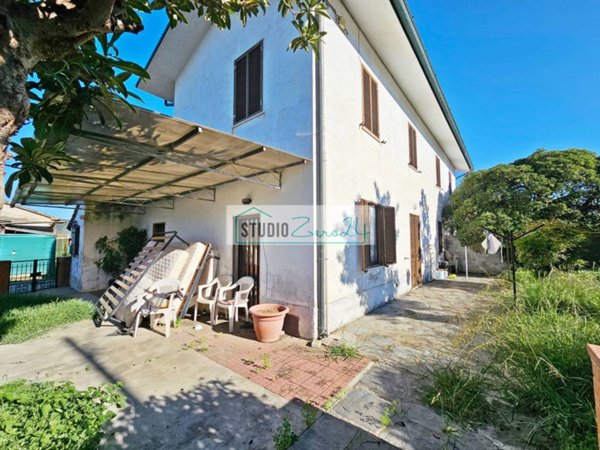 casa indipendente in vendita a Massarosa