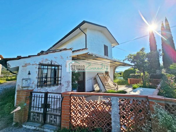 casa indipendente in vendita a Massarosa