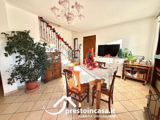 casa indipendente in vendita a Massarosa in zona Quiesa