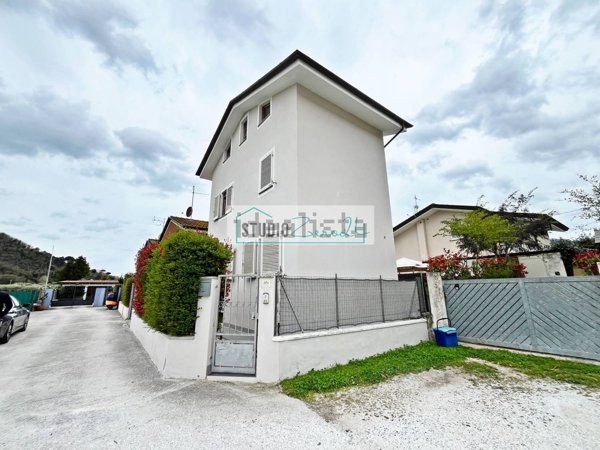 casa indipendente in vendita a Massarosa in zona Stiava