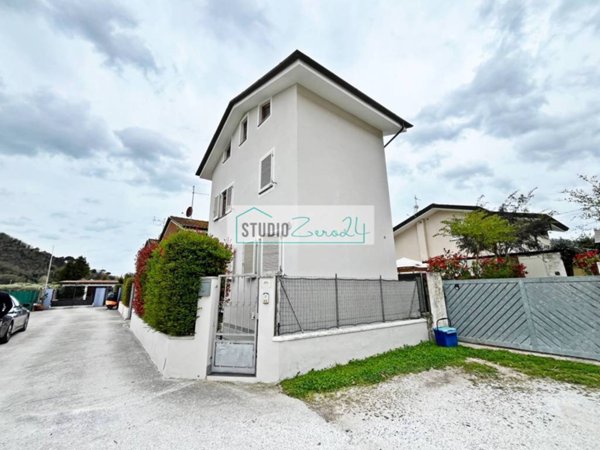 casa indipendente in vendita a Massarosa in zona Stiava