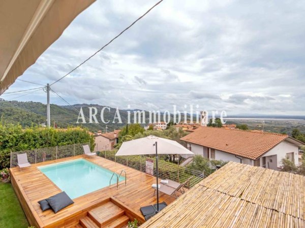 casa indipendente in vendita a Massarosa in zona Bargecchia