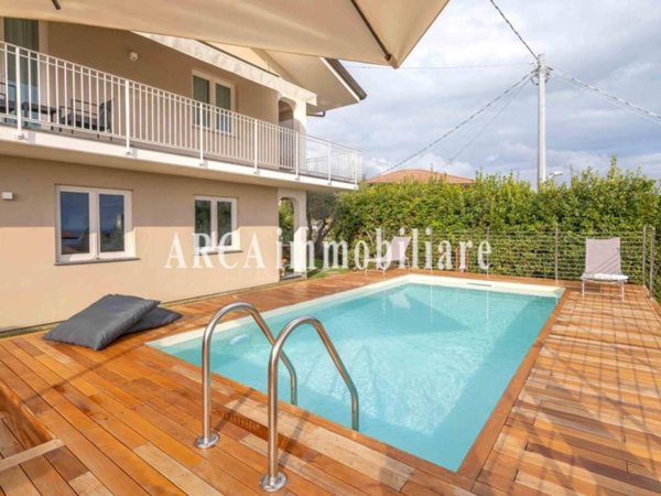 casa indipendente in vendita a Massarosa in zona Bargecchia