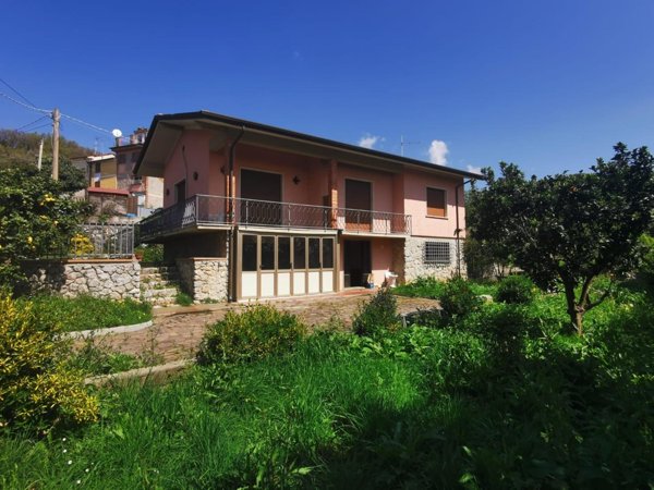 casa indipendente in vendita a Massarosa in zona Corsanico
