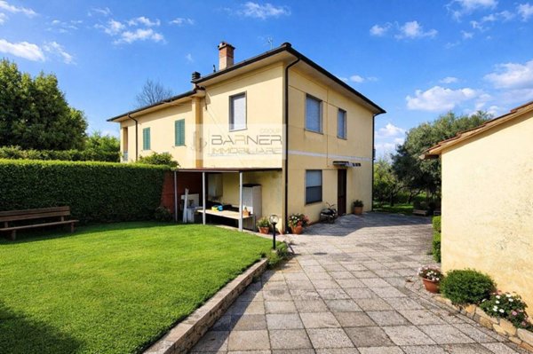 casa indipendente in vendita a Massarosa in zona Corsanico