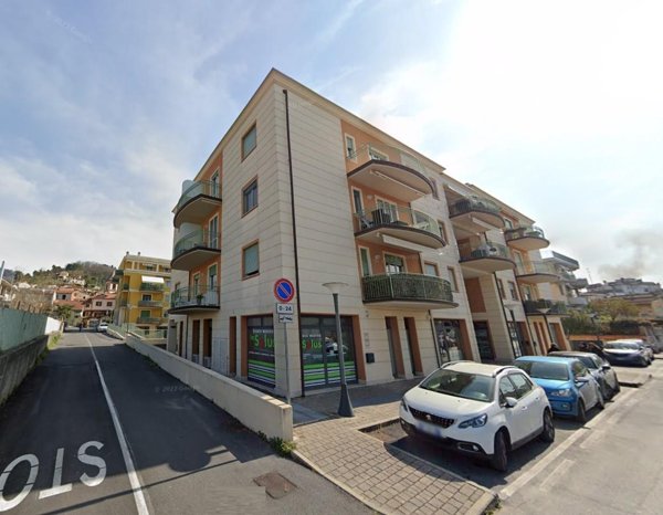 negozio in vendita a Massarosa