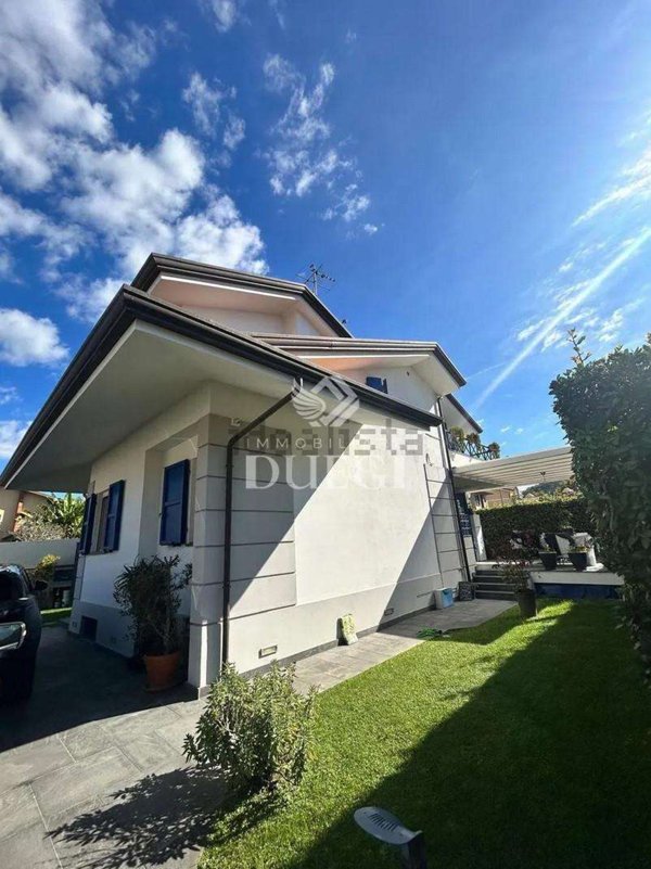casa indipendente in vendita a Massarosa in zona Piano di Conca