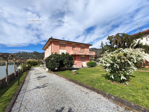 casa indipendente in vendita a Massarosa