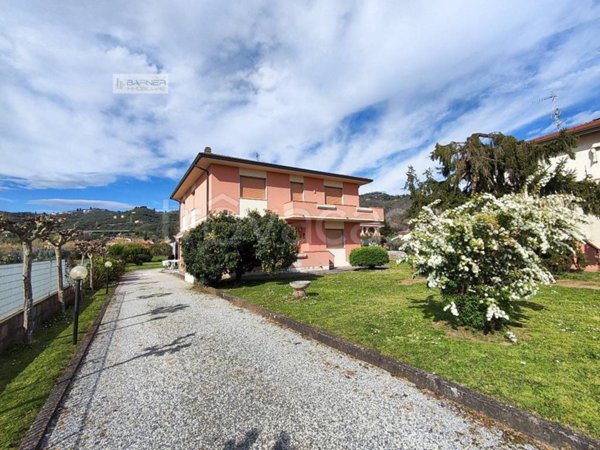 casa indipendente in vendita a Massarosa