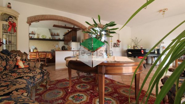 casa indipendente in vendita a Massarosa in zona Bozzano