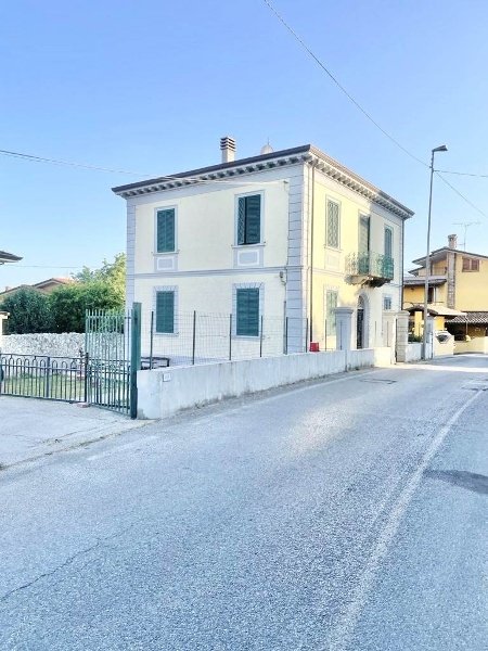 casa indipendente in vendita a Massarosa in zona Bozzano