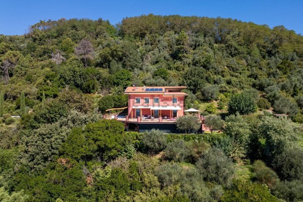 casa indipendente in vendita a Massarosa in zona Corsanico