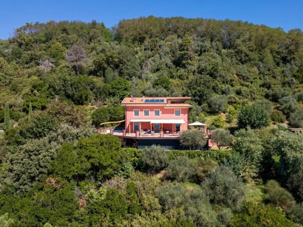 casa indipendente in vendita a Massarosa in zona Corsanico