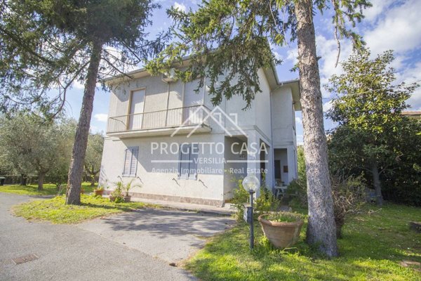 casa indipendente in vendita a Massarosa