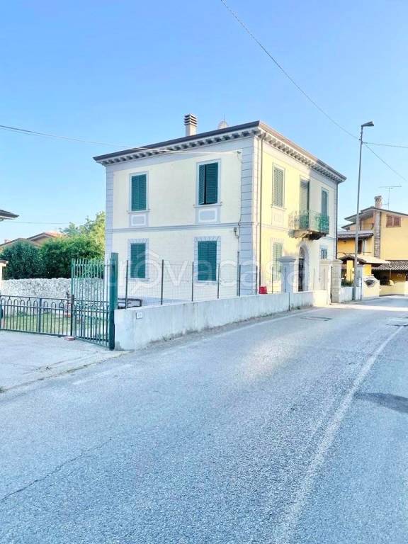 casa indipendente in vendita a Massarosa in zona Bozzano