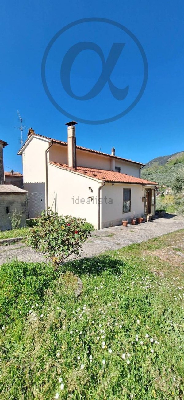 casa indipendente in vendita a Massarosa