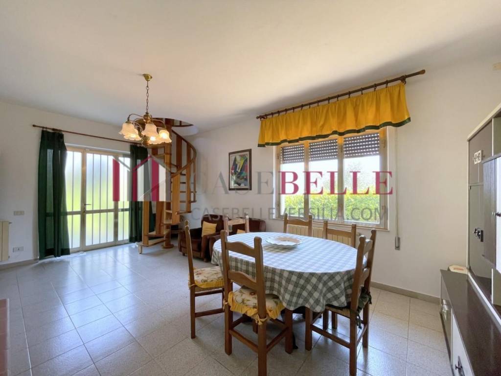 casa indipendente in vendita a Massarosa in zona Corsanico